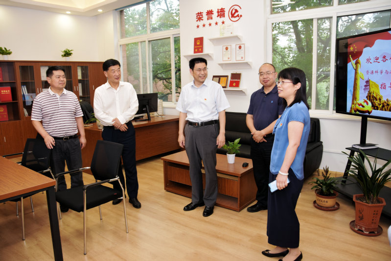 安徽省委教育工委副书记庆承松一行来公司调研指导工作