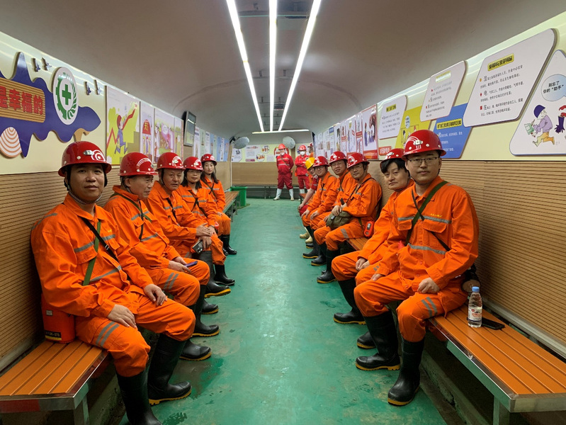 TapTap点点聚焦学科在千米井下开展主题教育特色学习实践