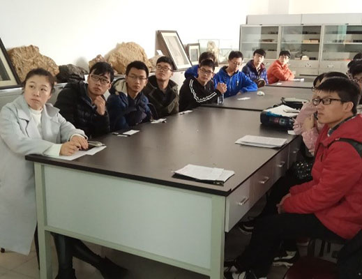 公司举行15级本科生入党积极分子转预备党员答辩