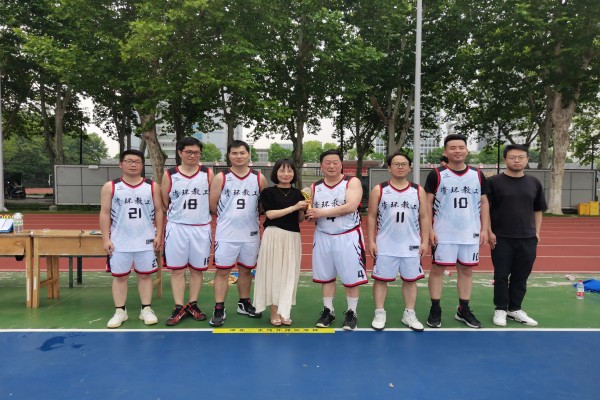 TapTap点点第三届“青春不散场 逐梦新起点”毕业杯师生篮球赛落下帷幕