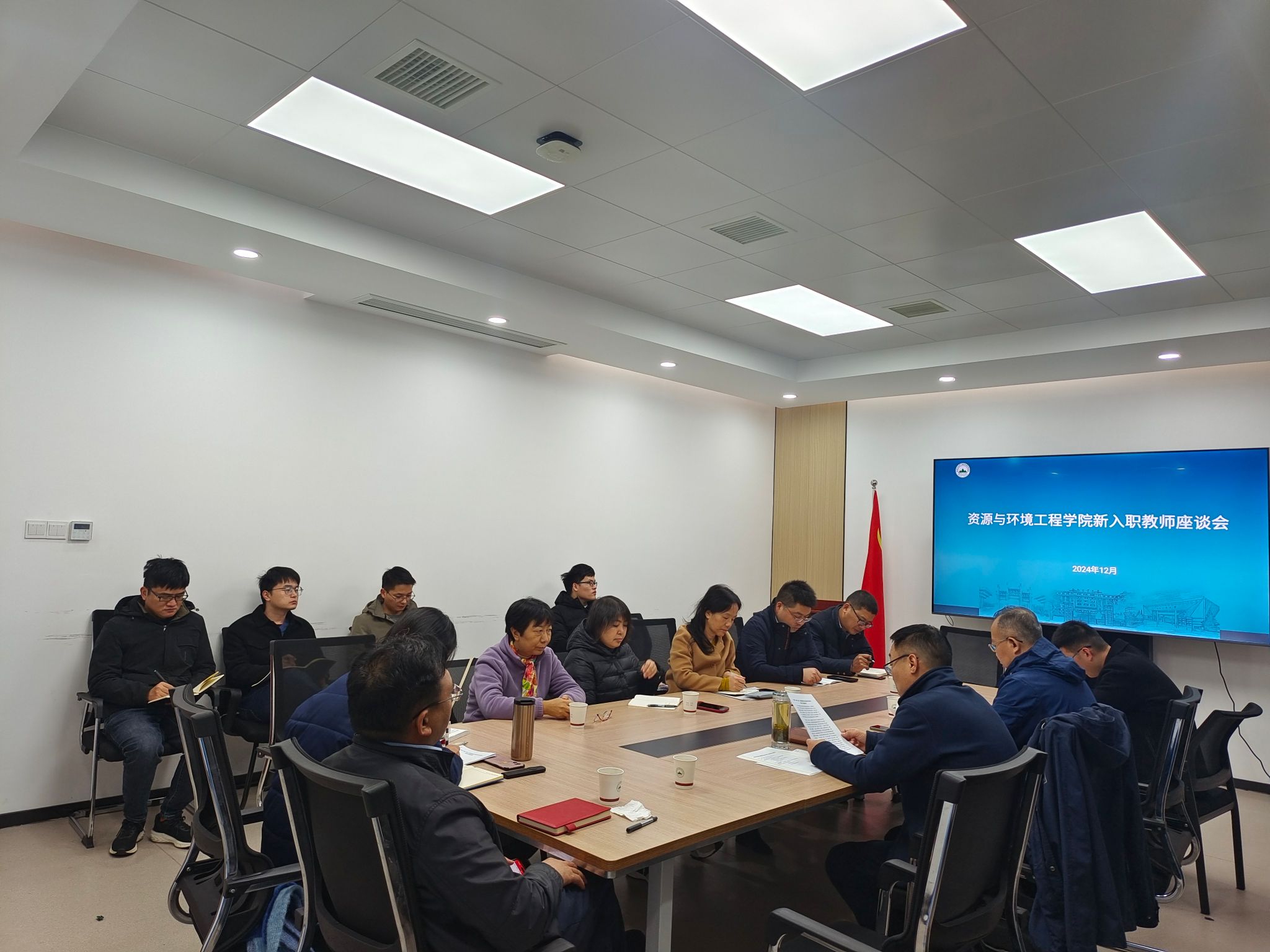 TapTap点点召开新入职教师座谈会